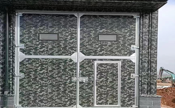 玛多工业平开门