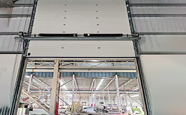 玛多工业提升门