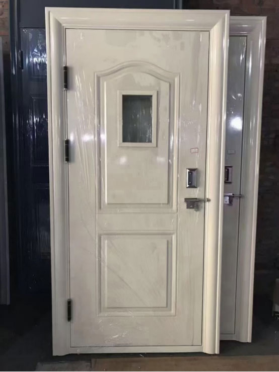 玛多学校教室门