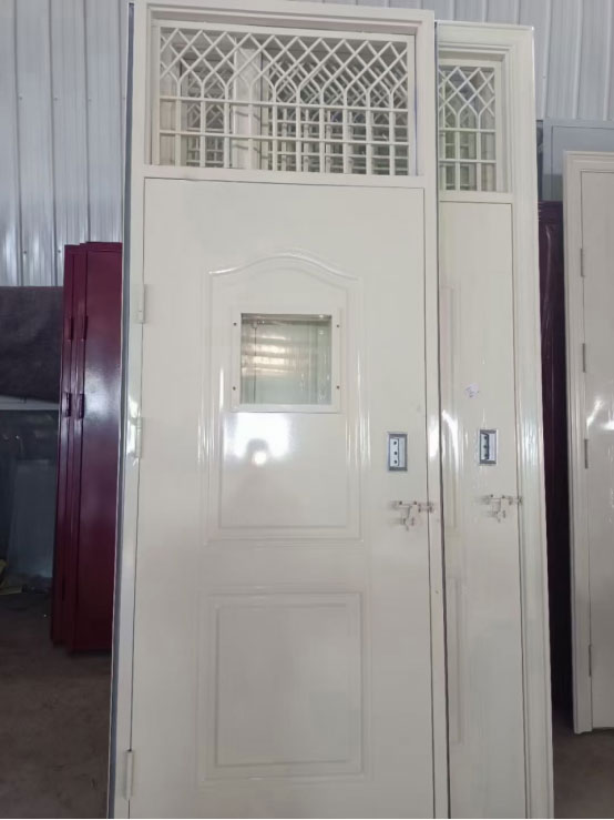 玛多学校教室门 玛多学校教室门