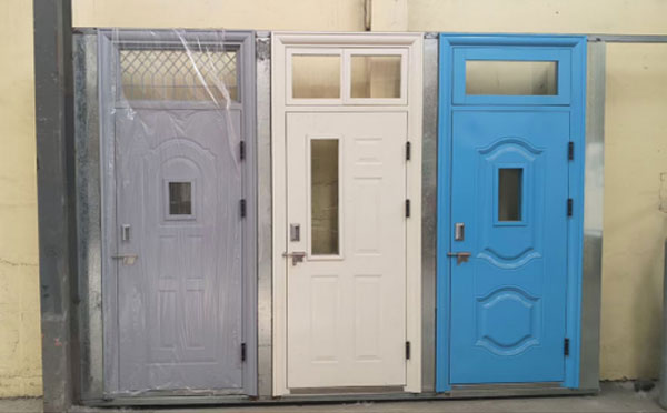 玛多学校教室门